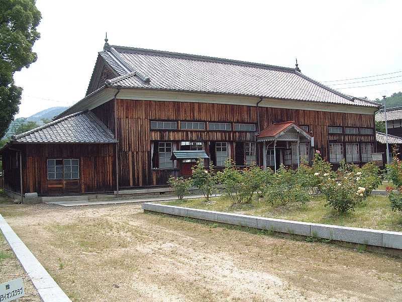 iwakuni.jpg iwakuni.jpg